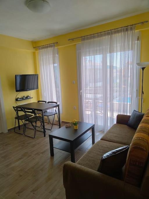 Poolview Apartment Ofrínion Zewnętrze zdjęcie