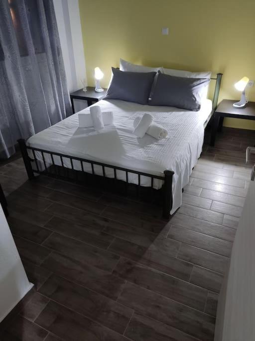 Poolview Apartment Ofrínion Zewnętrze zdjęcie