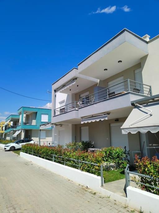 Poolview Apartment Ofrínion Zewnętrze zdjęcie